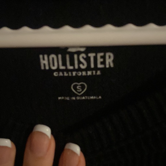 Crop long sleeve with tie in front. From Hollister. - Picture 2 of 3